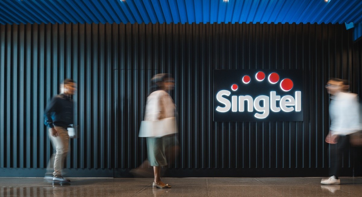 Singtel maintains prospects of higher dividends; ramps up bid to capture AI growth
